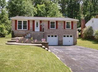 717 Pine Valley Dr, Pittsburgh, PA