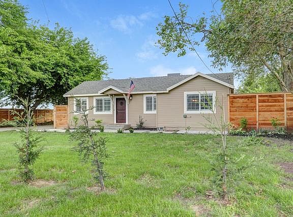 3rd image of 1519 Catherine Way