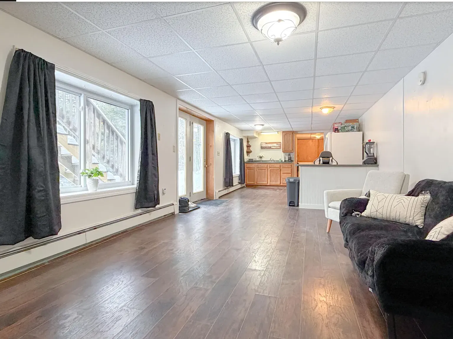 1 bed, 1100 sqft, $1,700 — Photo 3