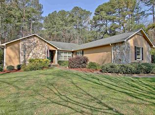 100 Essex Cir, Fayetteville, GA 30215