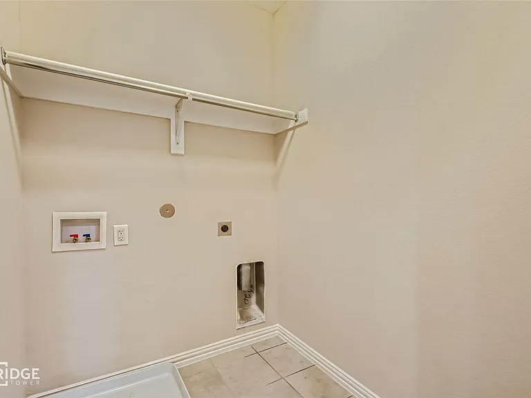 1312 Lake Crest Ln — Photo 15