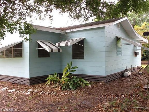 2nd image of 1408 Laurel Dr