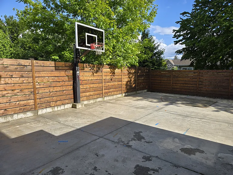 1410 Foxtail St — Photo 8