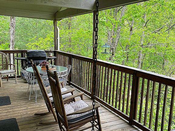 Rental cabin front porch