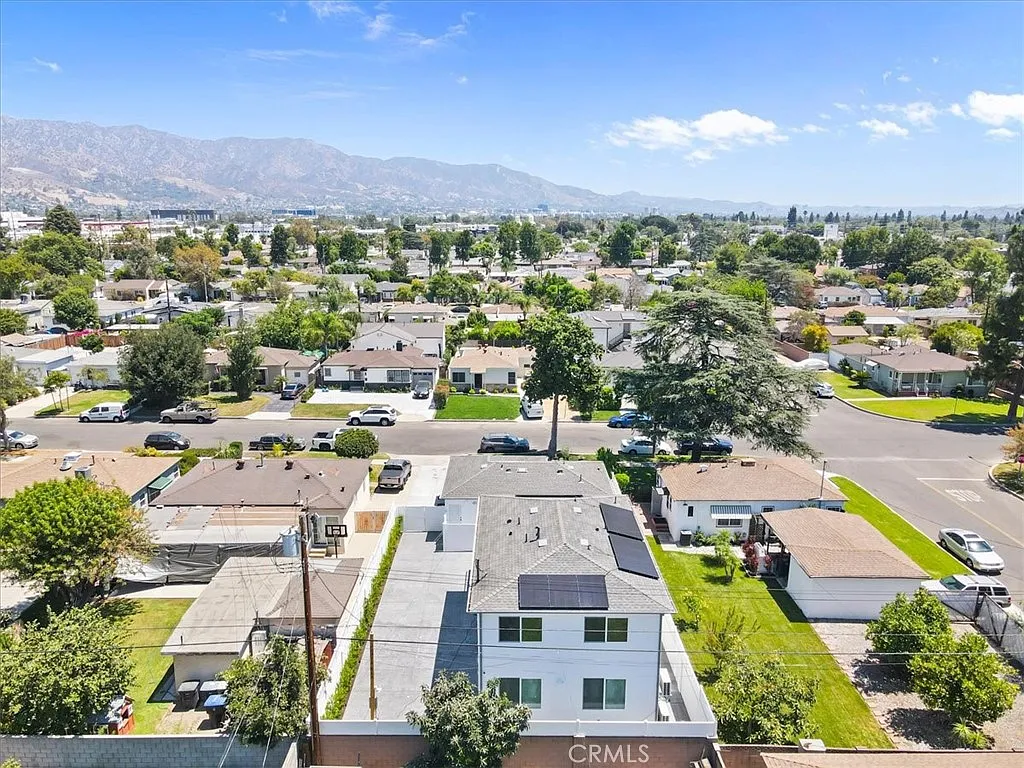 2 bed, 860 sqft, $3,500 — Photo 4