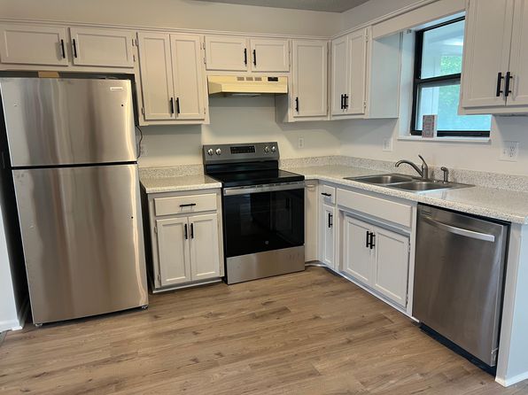 8015-8017 NW 79th Pl