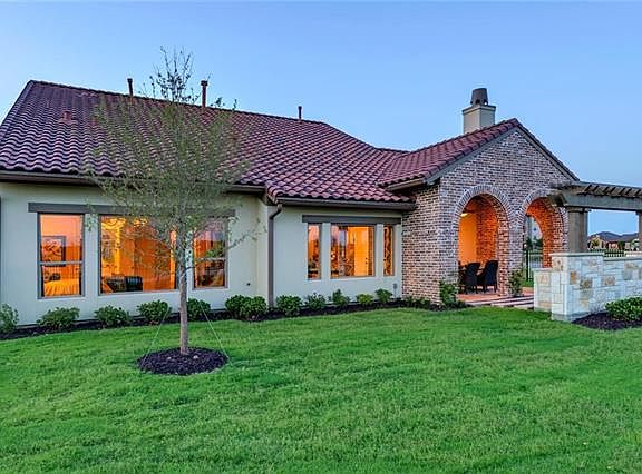 4th image of 2805 Veranda Ln