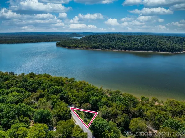 Edgewater Rd, Claremore, OK 74017