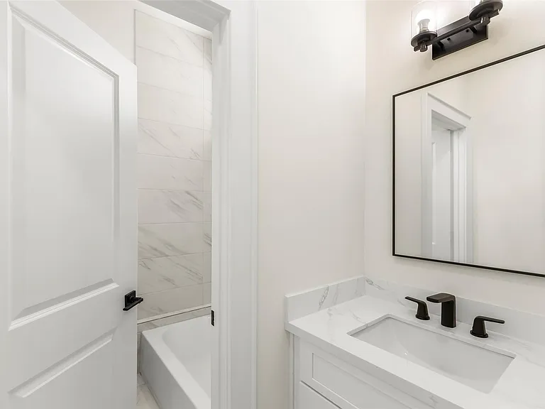 1810 Palmetto Landing Ct — Photo 32
