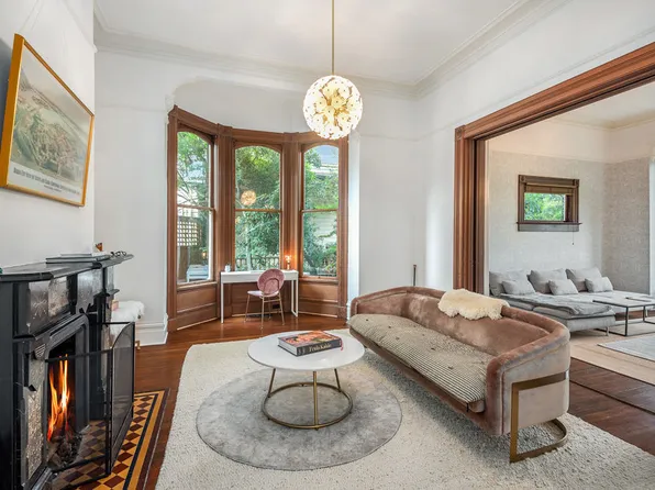 2234 NW Johnson St #A, Portland, OR 97210