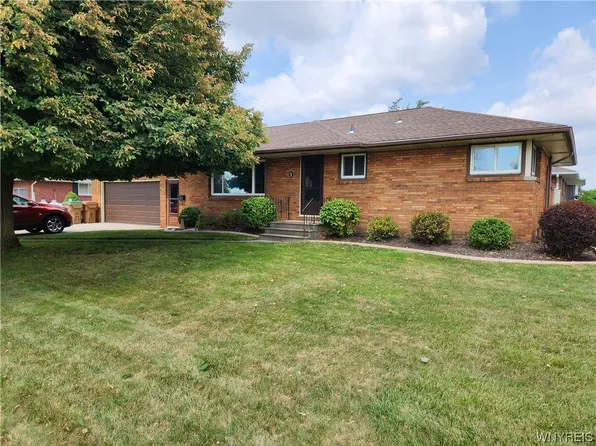 1 Dennis Ln, Buffalo, NY 14227
