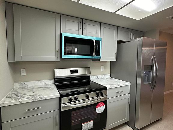 4th image of 4125 N MONTEROSA Circle #1381