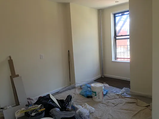 Rented by Salon Realty Corp | media 12