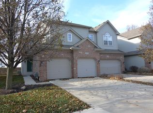 1232 Oakleaf Ct, Aurora, IL 60506