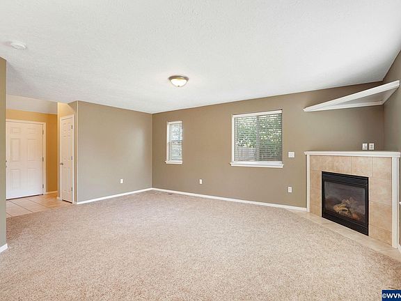 5th image of 690 Ewald Ave SE