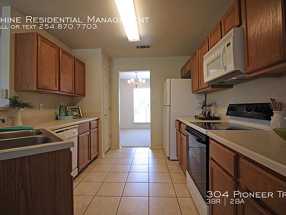 5th image of 304 Pioneer Trl