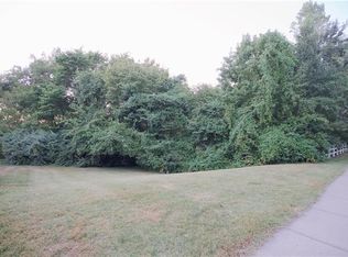 N Ridge Ave, Liberty, MO 64068