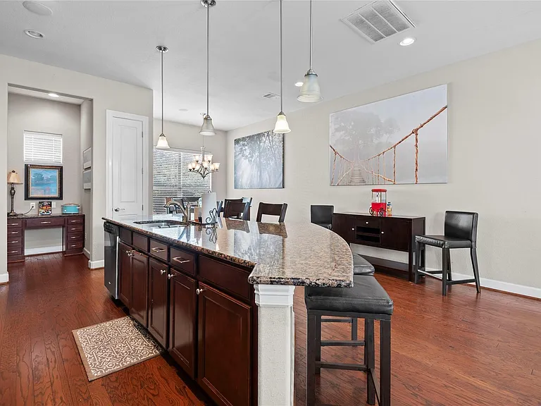 2818 Polk St — Photo 6