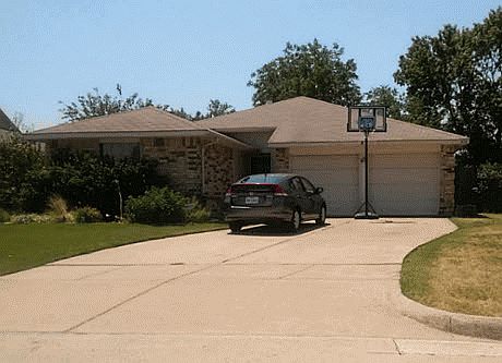 1st image of 410 Hemlock Dr