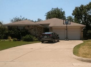 410 Hemlock Dr, Arlington, TX 76018
