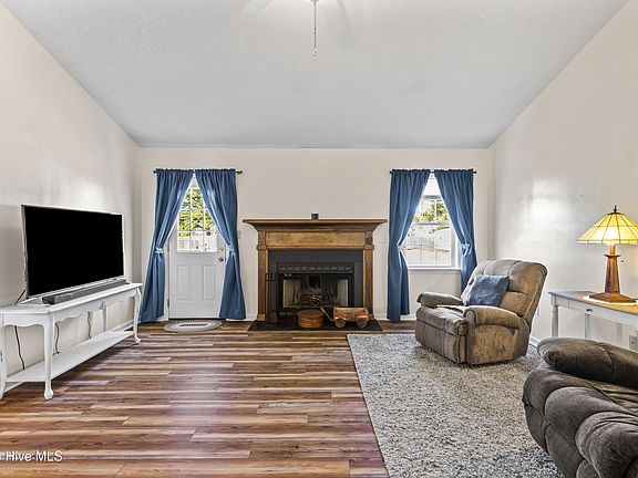 3rd image of 129 Kanton Drive