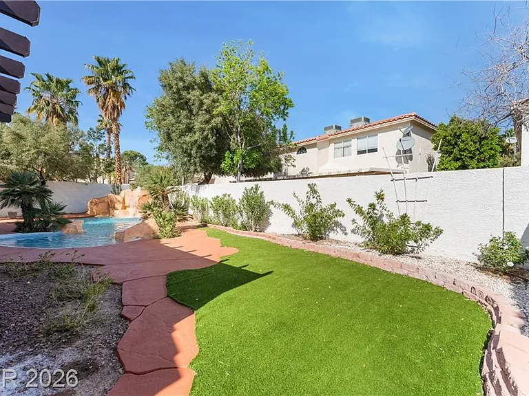 8640 Copper Ridge Ave — Photo 34