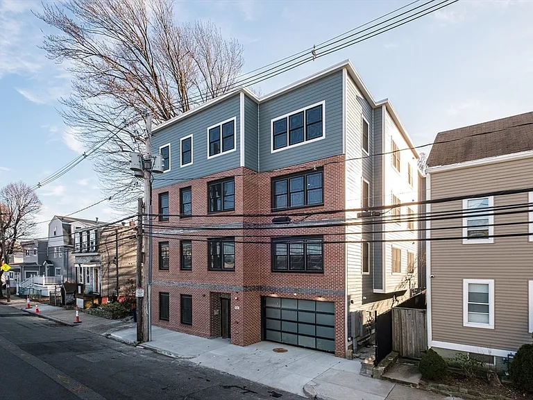 119-121 Addison St #9 — Photo 12