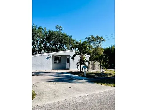 6801 Park St Photo 1