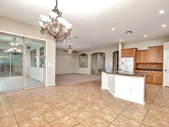 3rd image of 3091 E Turnberry Dr