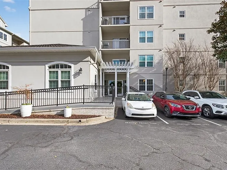 1075 Peachtree Walk NE #A512 — Photo 37