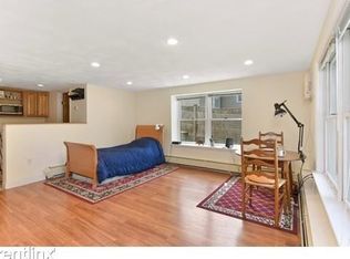 70 Garland Rd APT 2A, Newton Center, MA 02459