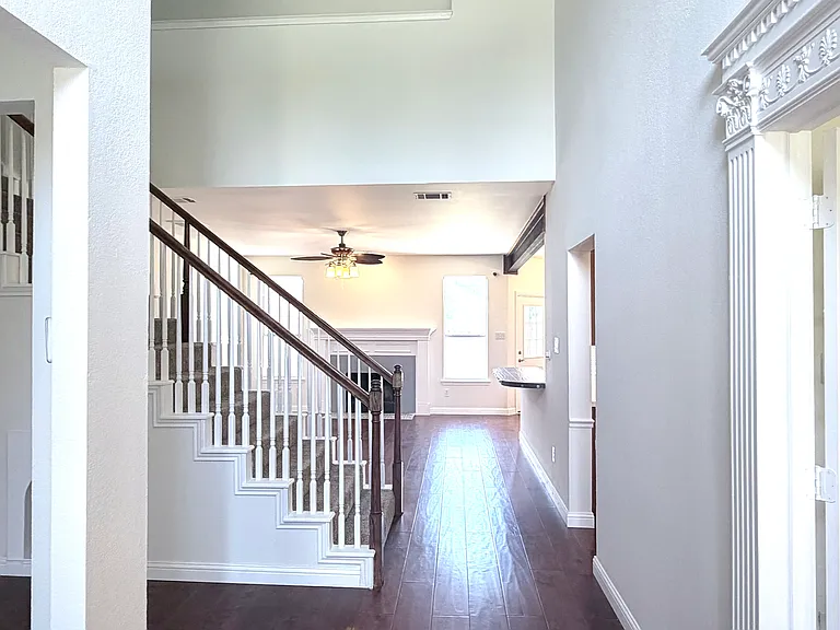10105 Samantha Dr — Photo 7