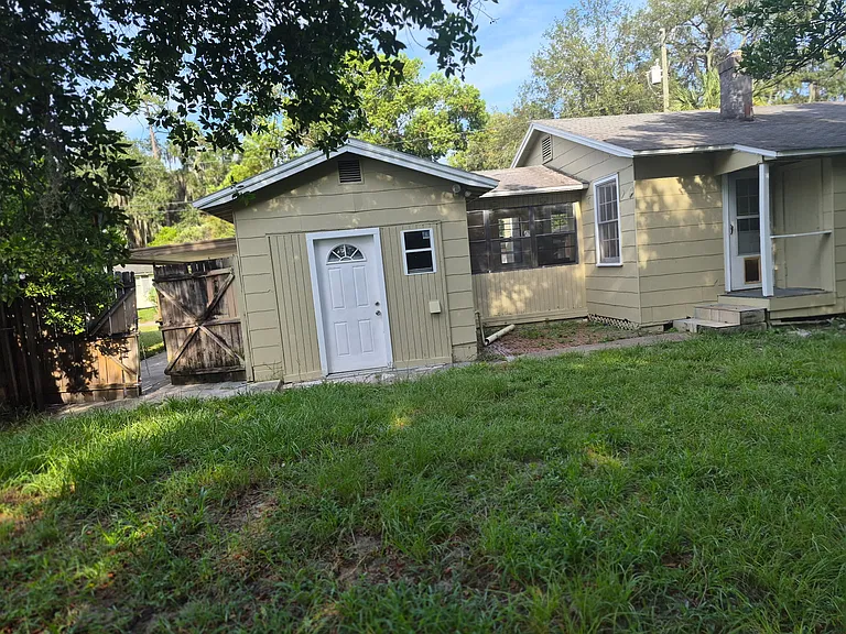 2552 Treemont St — Photo 3