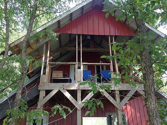 Covered deck off kitchen 