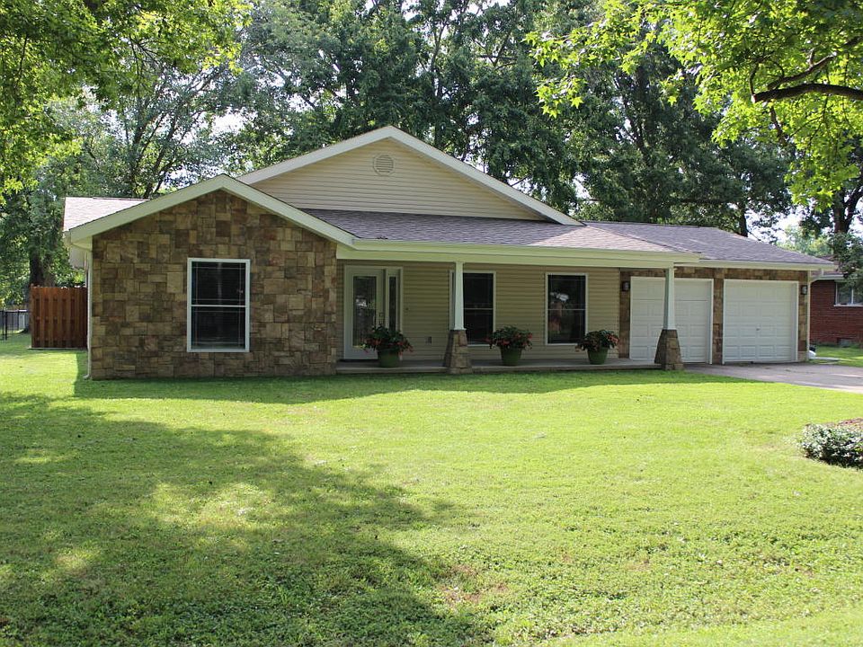 1st image of 104 Westernaire Dr