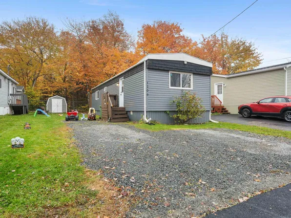 1206 Susan Dr, Halifax, NS B4E 1P1