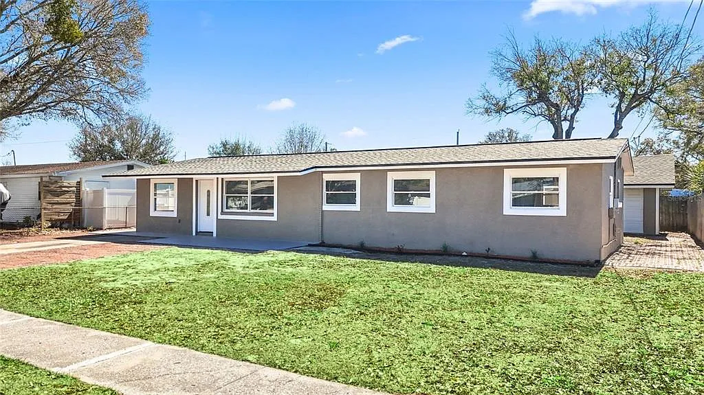 4 bed, 2.0 bath, 1372 sqft, $2,750 — Photo 2