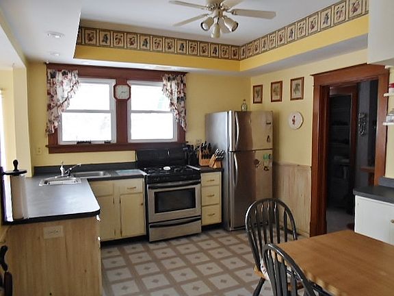 4th image of 1373 Laharpe St