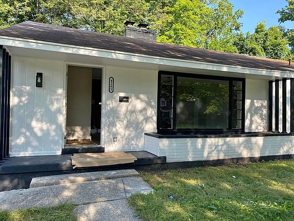 3rd image of 123 Briar Pl