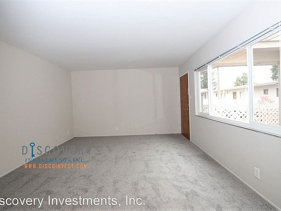 3rd image of 562 Bancroft Ave #M