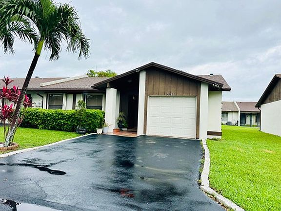 5th image of 5077 Forsythia St