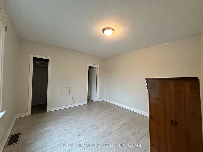 51 Lyons Ave #4 — Photo 8
