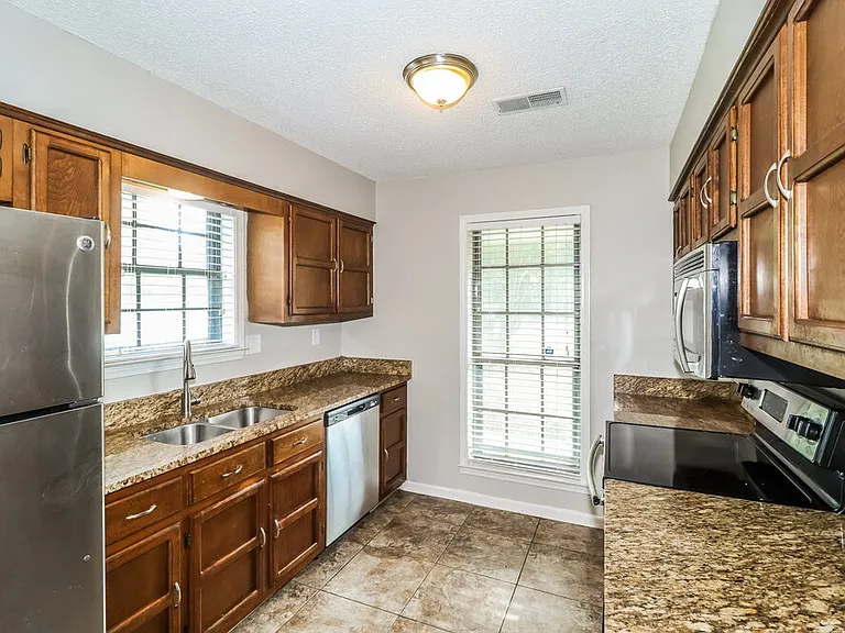 6708 Henredon Dr — Photo 8