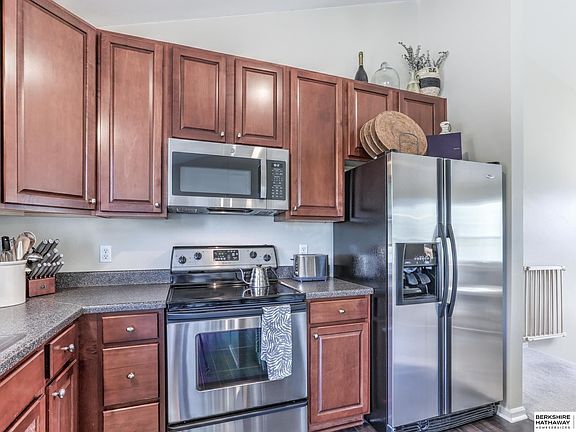 2nd image of 16114 Blackwalnut St