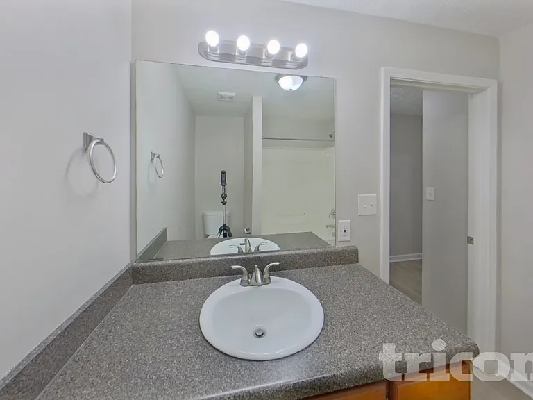 200 Towler Dr — Photo 15