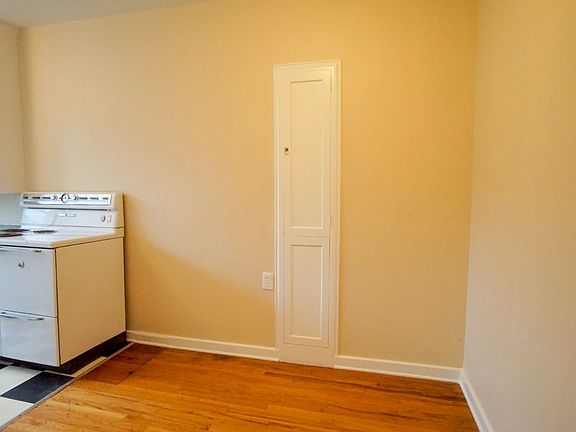 5th image of 1511 NE 45th Ave APT 11