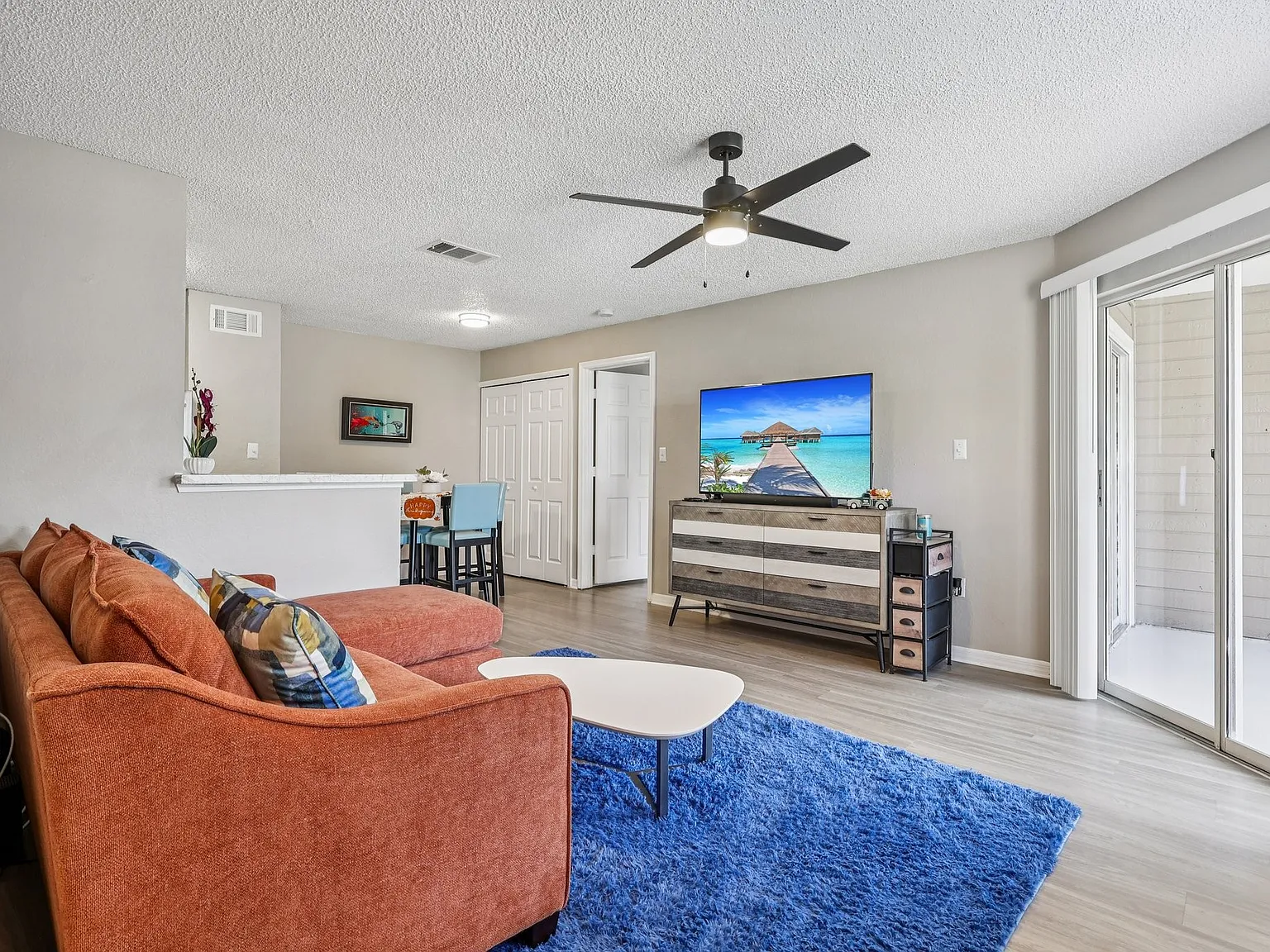 Laguna Place Apartments — Photo 3