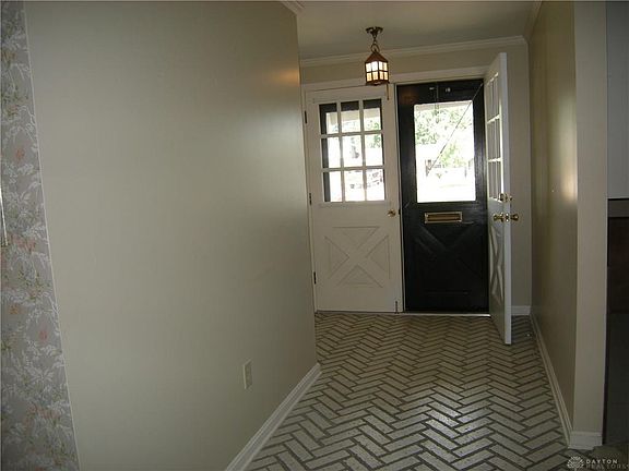3rd image of 506 Blue Jay Dr