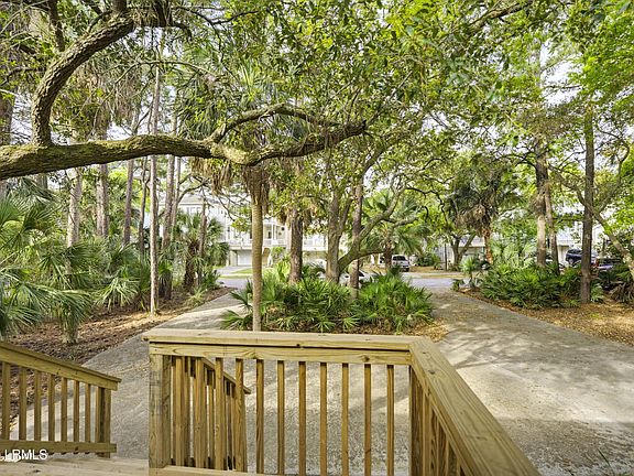 4th image of 829 Bonito Rd