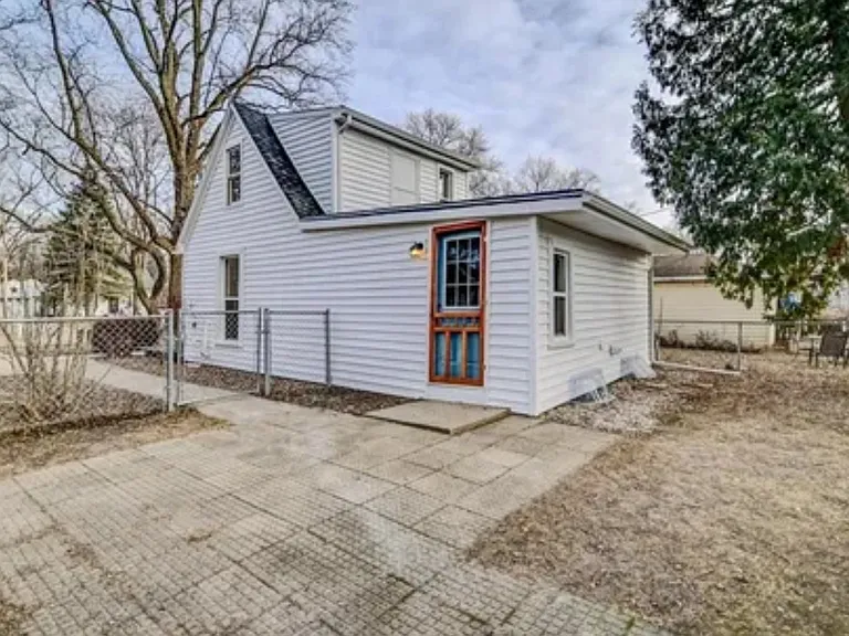 1921 Heath Ave — Photo 6
